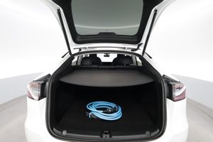 Tesla Model Y bild 25
