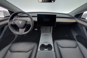 Tesla Model Y bild 13