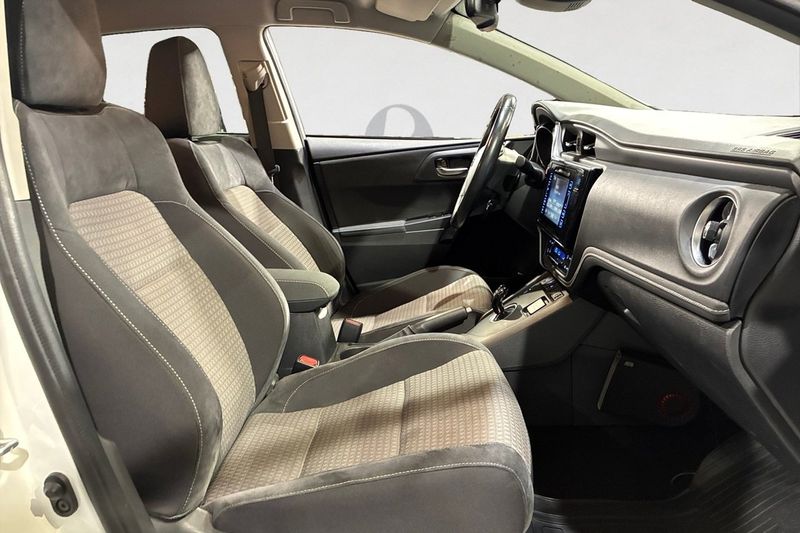 Toyota Auris bild 15