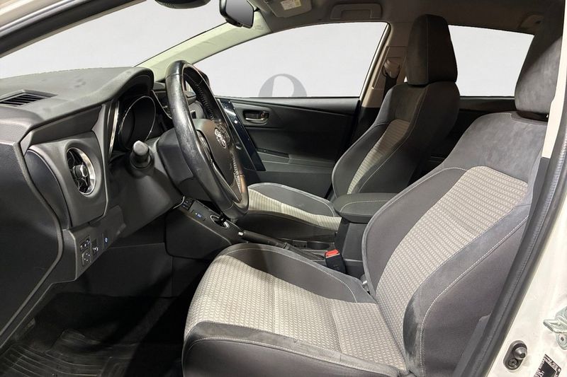 Toyota Auris bild 3