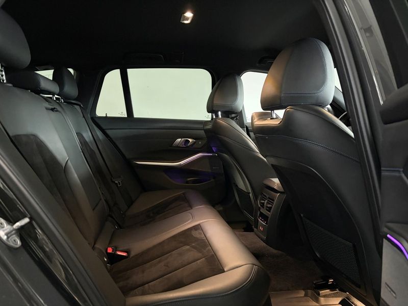 BMW 330 bild 8