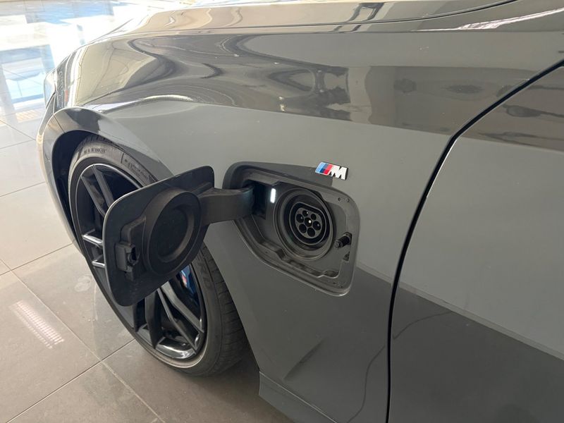BMW 330 bild 14