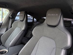 Porsche Taycan bild 18