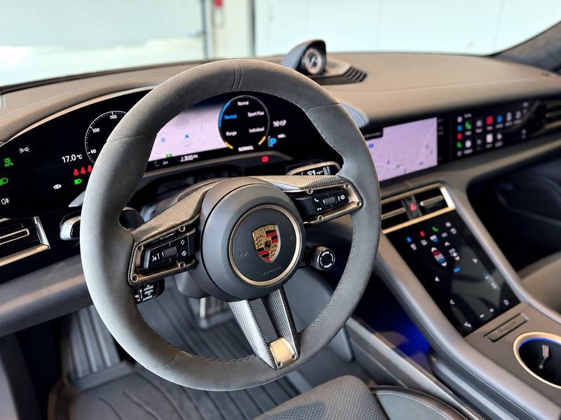 Porsche Taycan bild 17