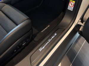 Porsche Taycan bild 15