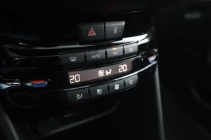 Peugeot 208 bild 24