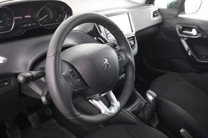 Peugeot 208 bild 12