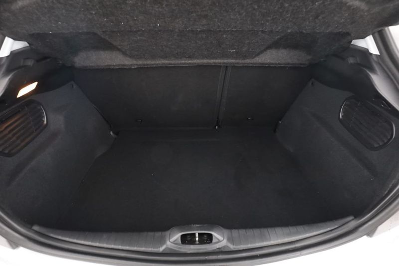 Peugeot 208 bild 18