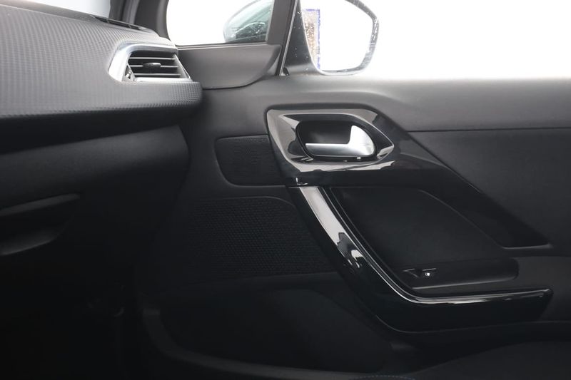 Peugeot 208 bild 27