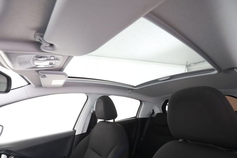 Peugeot 208 bild 33