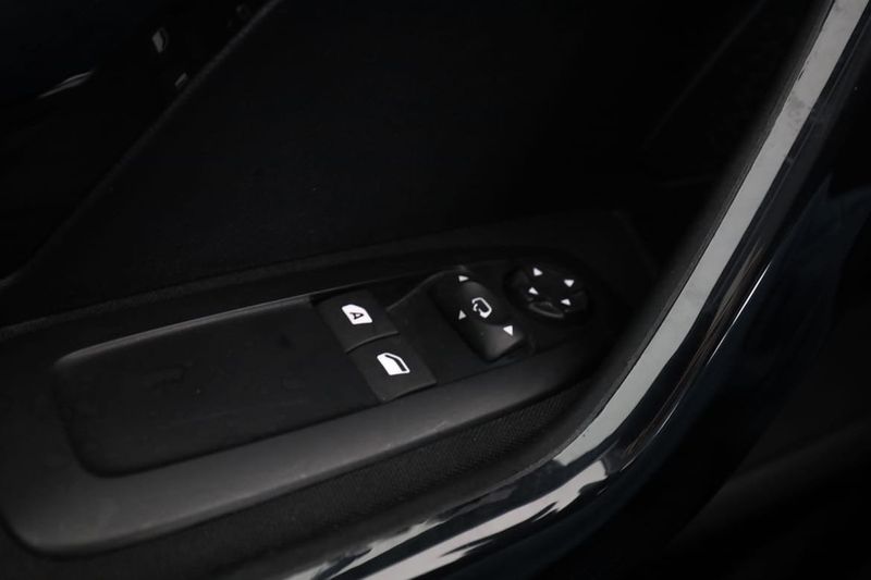 Peugeot 208 bild 31