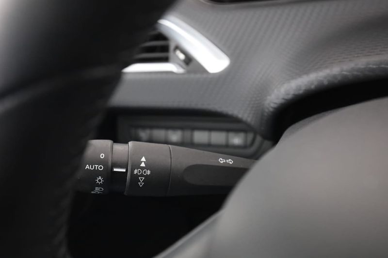 Peugeot 208 bild 29