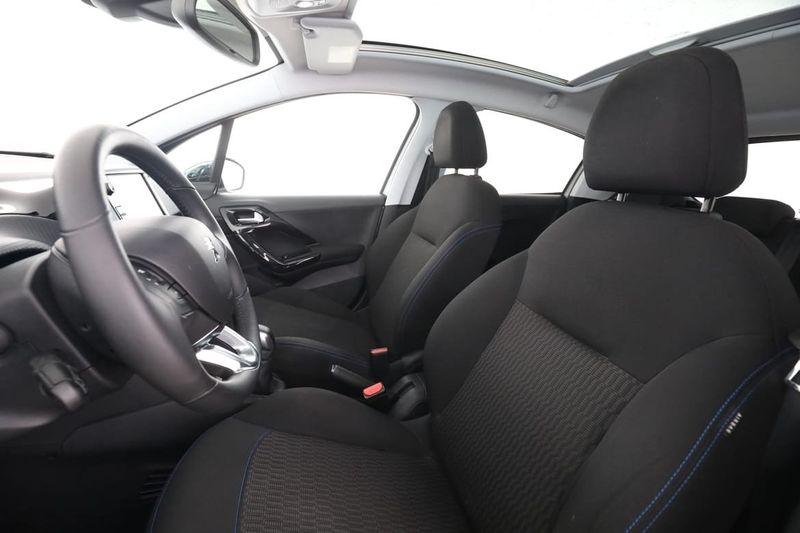 Peugeot 208 bild 11