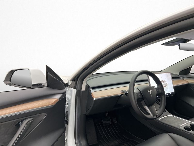 Tesla Model 3 bild 9