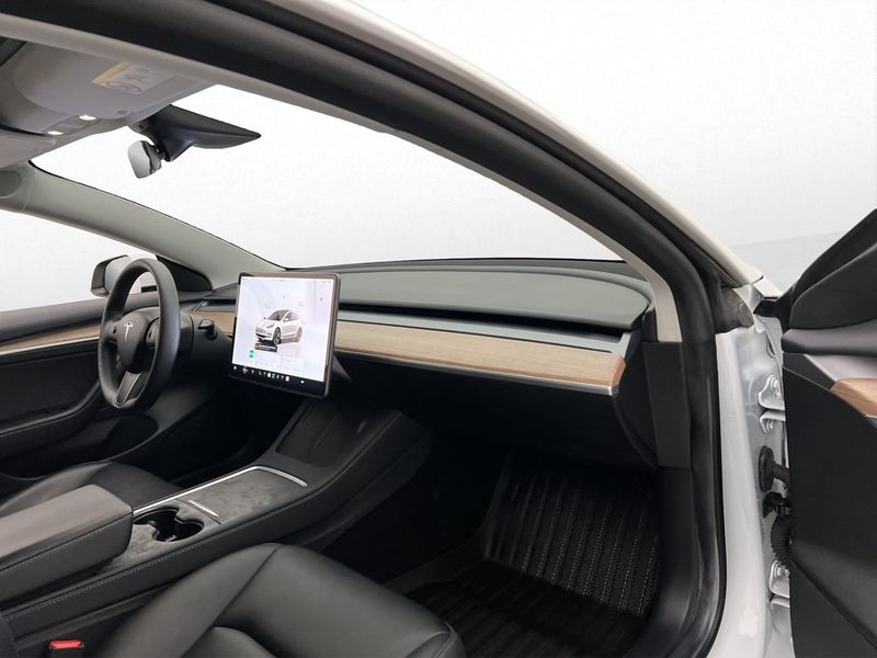 Tesla Model 3 bild 23