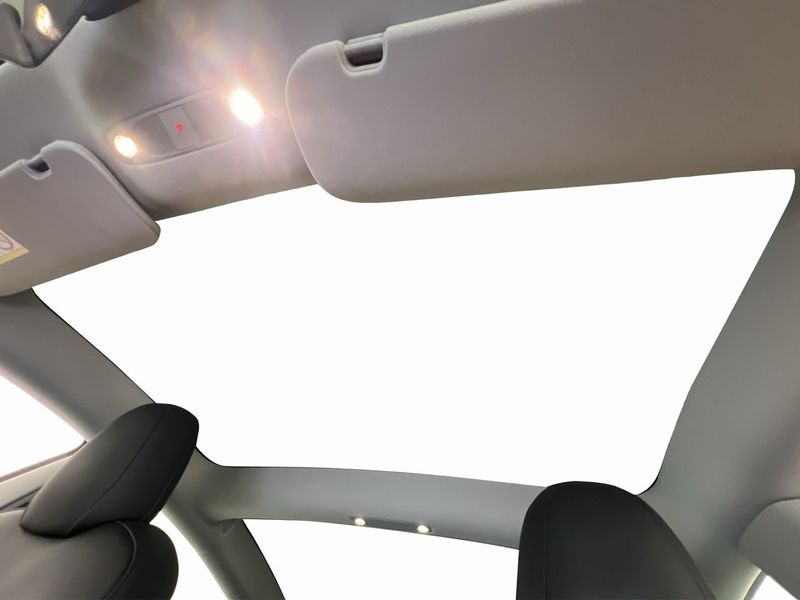 Tesla Model 3 bild 10