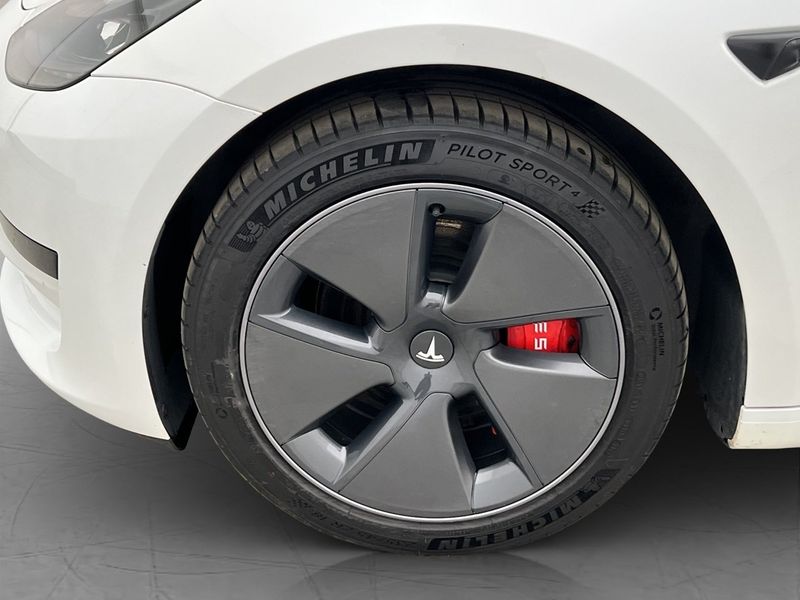Tesla Model 3 bild 27