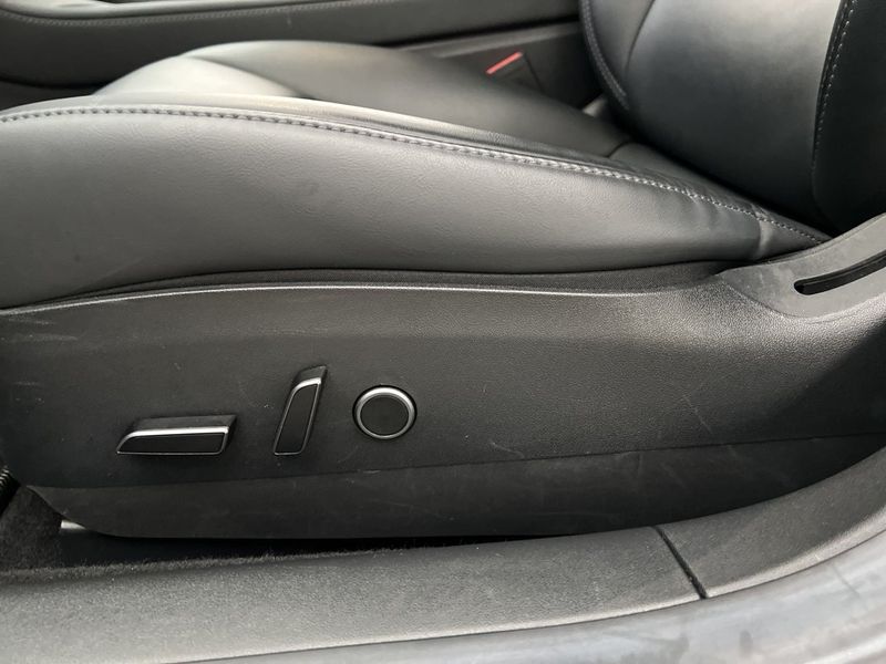 Tesla Model 3 bild 11