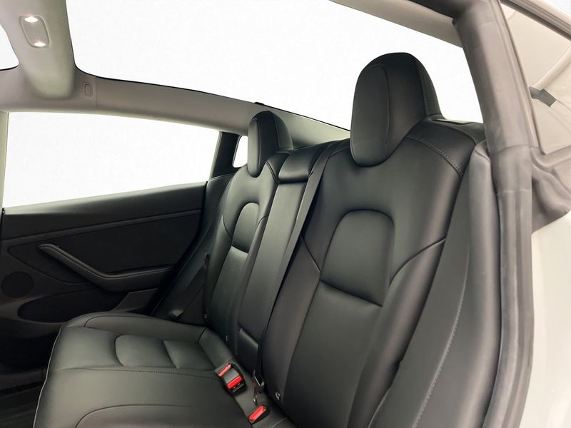 Tesla Model 3 bild 25