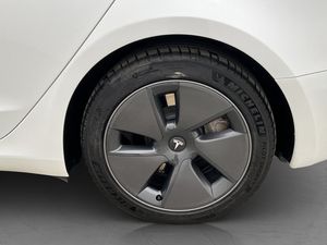 Tesla Model 3 bild 28