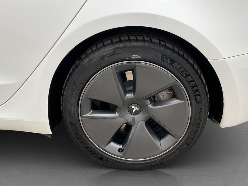 Tesla Model 3 bild 28