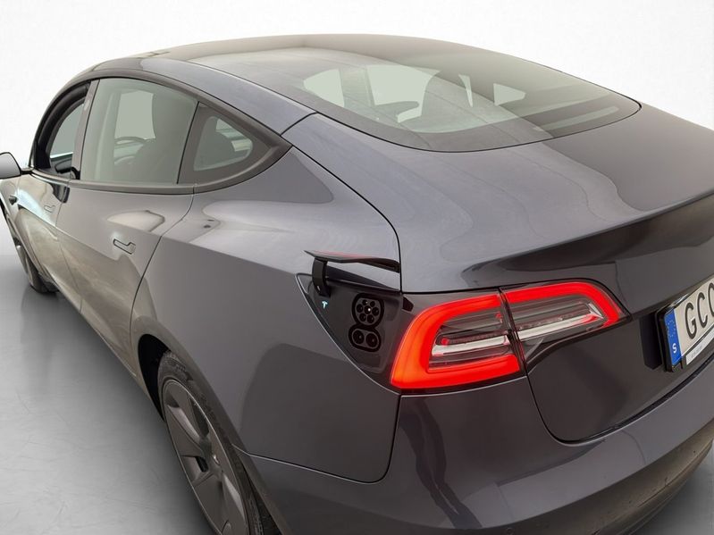 Tesla Model 3 bild 28