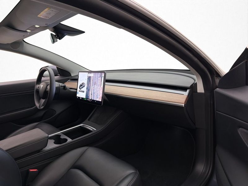Tesla Model 3 bild 24