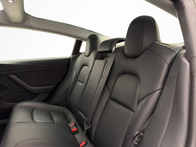 Tesla Model 3 bild 25