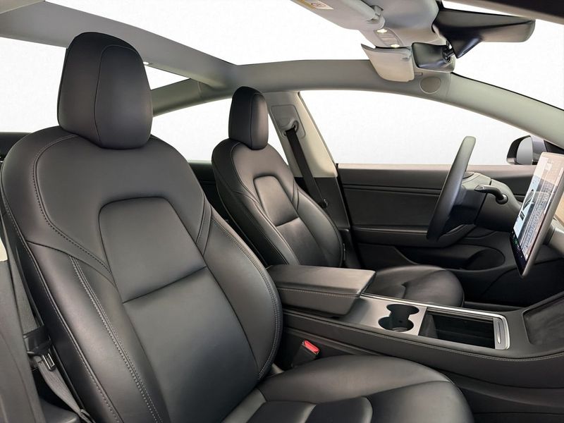 Tesla Model 3 bild 23