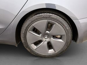 Tesla Model 3 bild 30