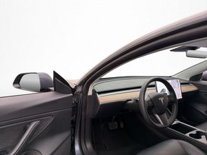 Tesla Model 3 bild 10