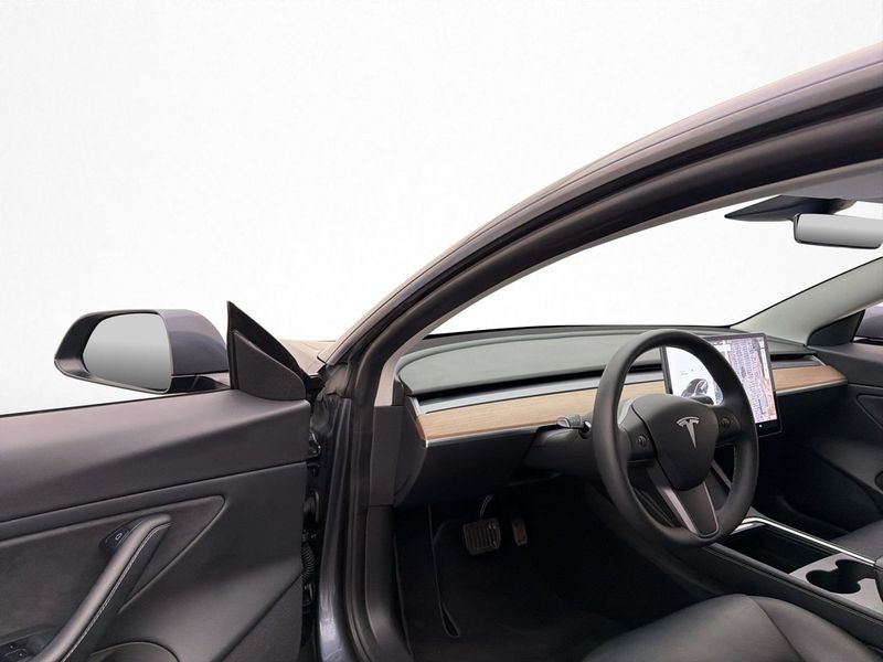 Tesla Model 3 bild 10
