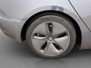 Tesla Model 3 bild 31