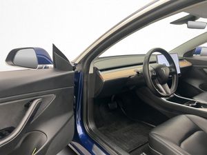 Tesla Model 3 bild 9