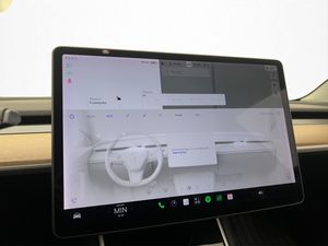 Tesla Model 3 bild 17
