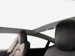 Tesla Model 3 bild 11