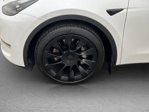 Tesla Model Y bild 34