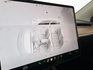 Tesla Model Y bild 25