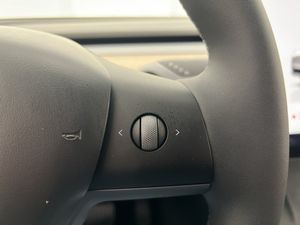 Tesla Model Y bild 21