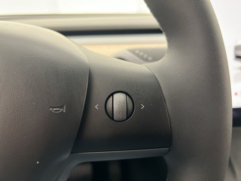 Tesla Model Y bild 21
