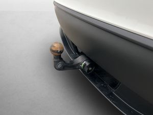 Tesla Model Y bild 12