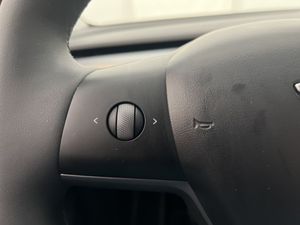 Tesla Model Y bild 19