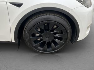 Tesla Model Y bild 37