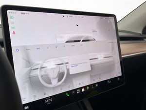Tesla Model Y bild 27