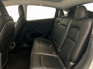 Tesla Model Y bild 33