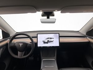 Tesla Model Y bild 18