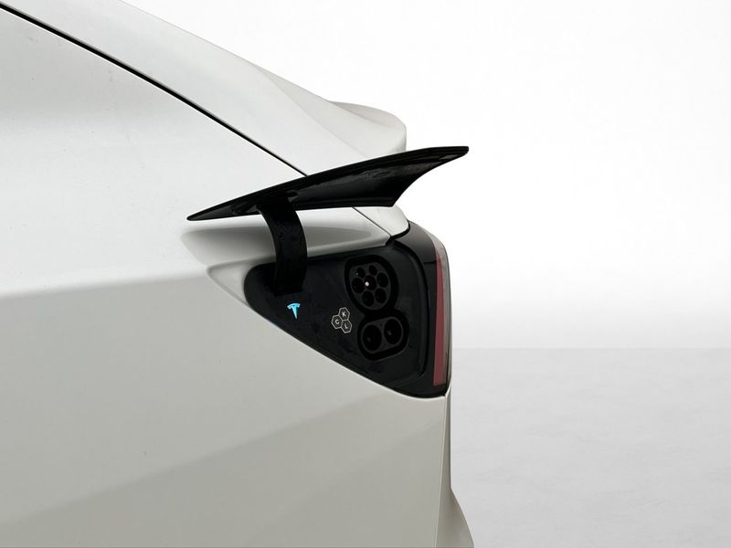 Tesla Model Y bild 13