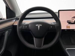 Tesla Model Y bild 19