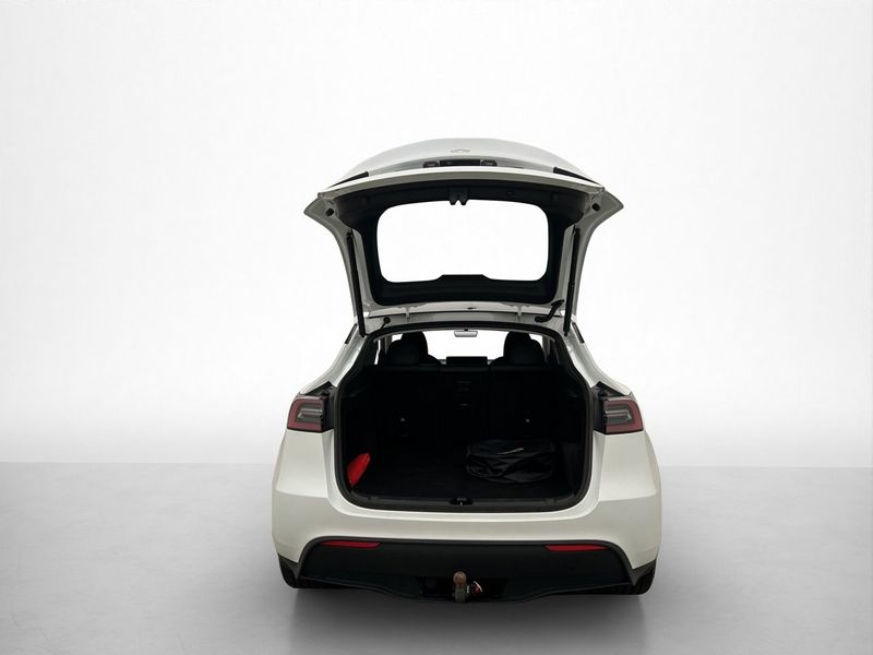 Tesla Model Y bild 11