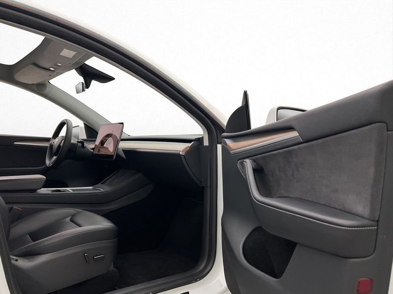 Tesla Model Y bild 30